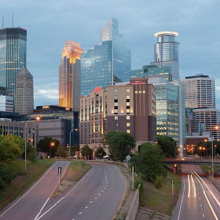 Hilton Garden Inn Minneapolis Downtown Exterior foto