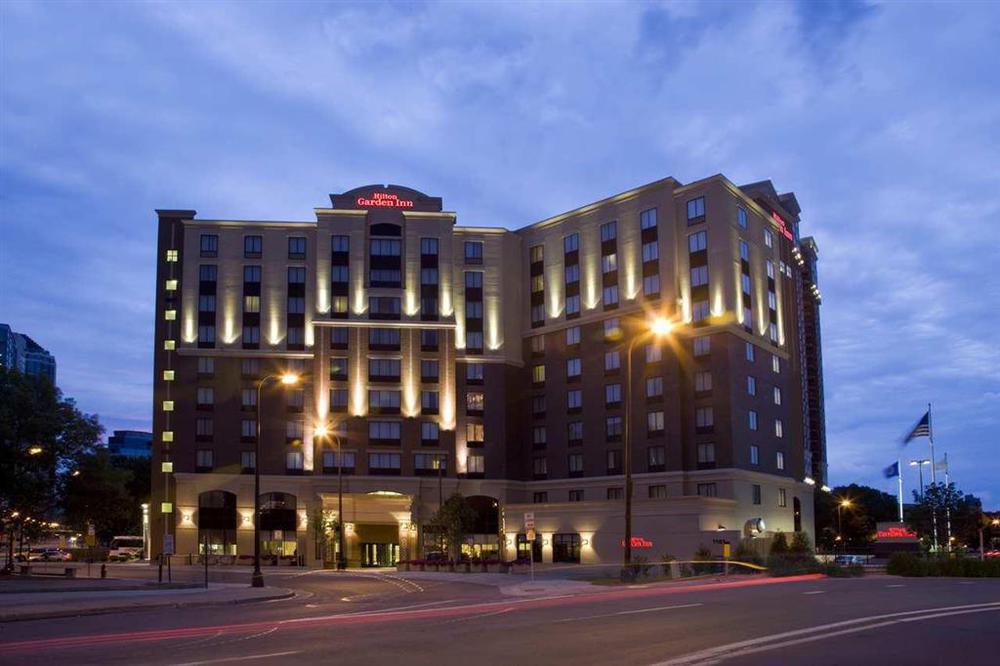 Hilton Garden Inn Minneapolis Downtown Exterior foto