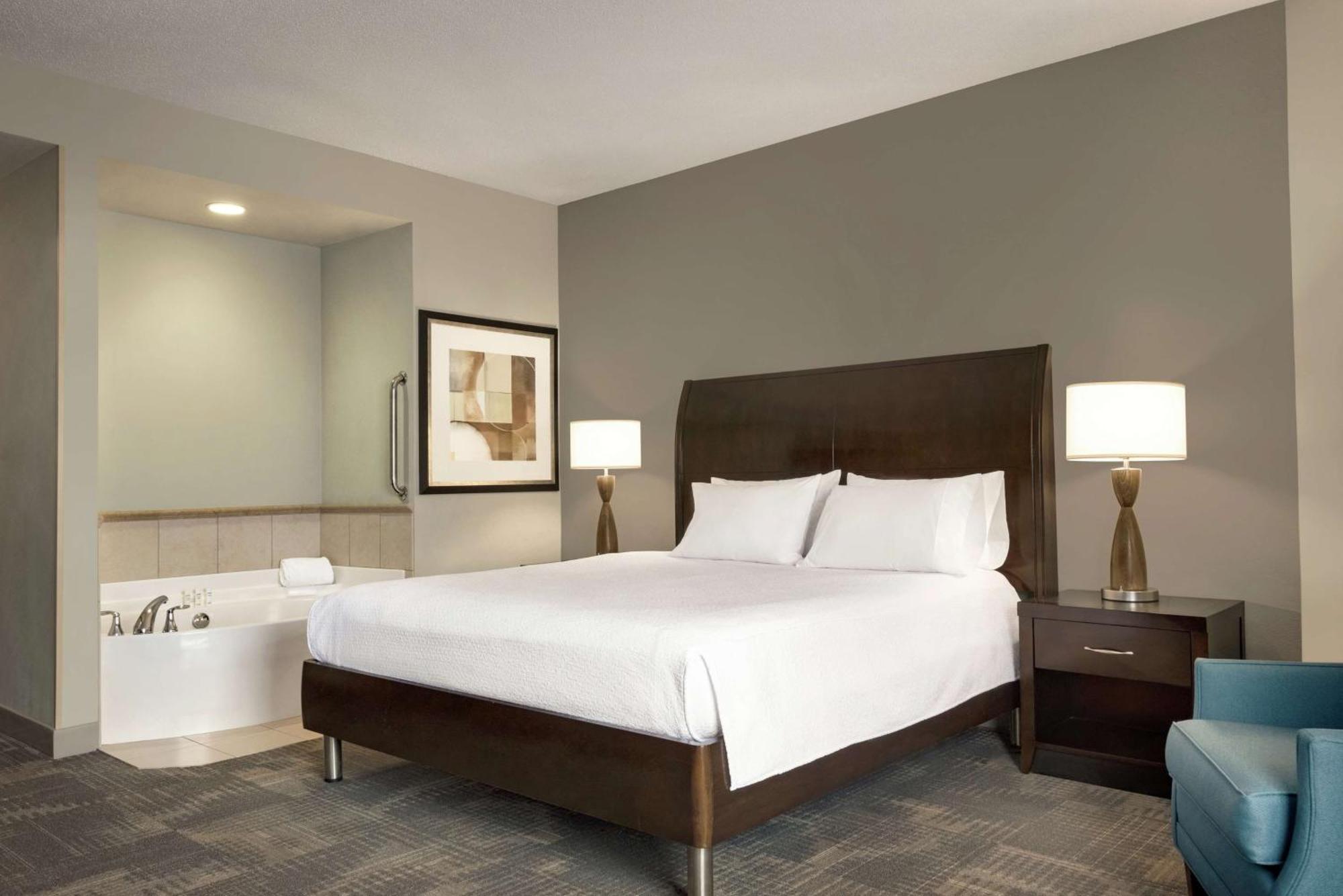 Hilton Garden Inn Minneapolis Downtown Exterior foto