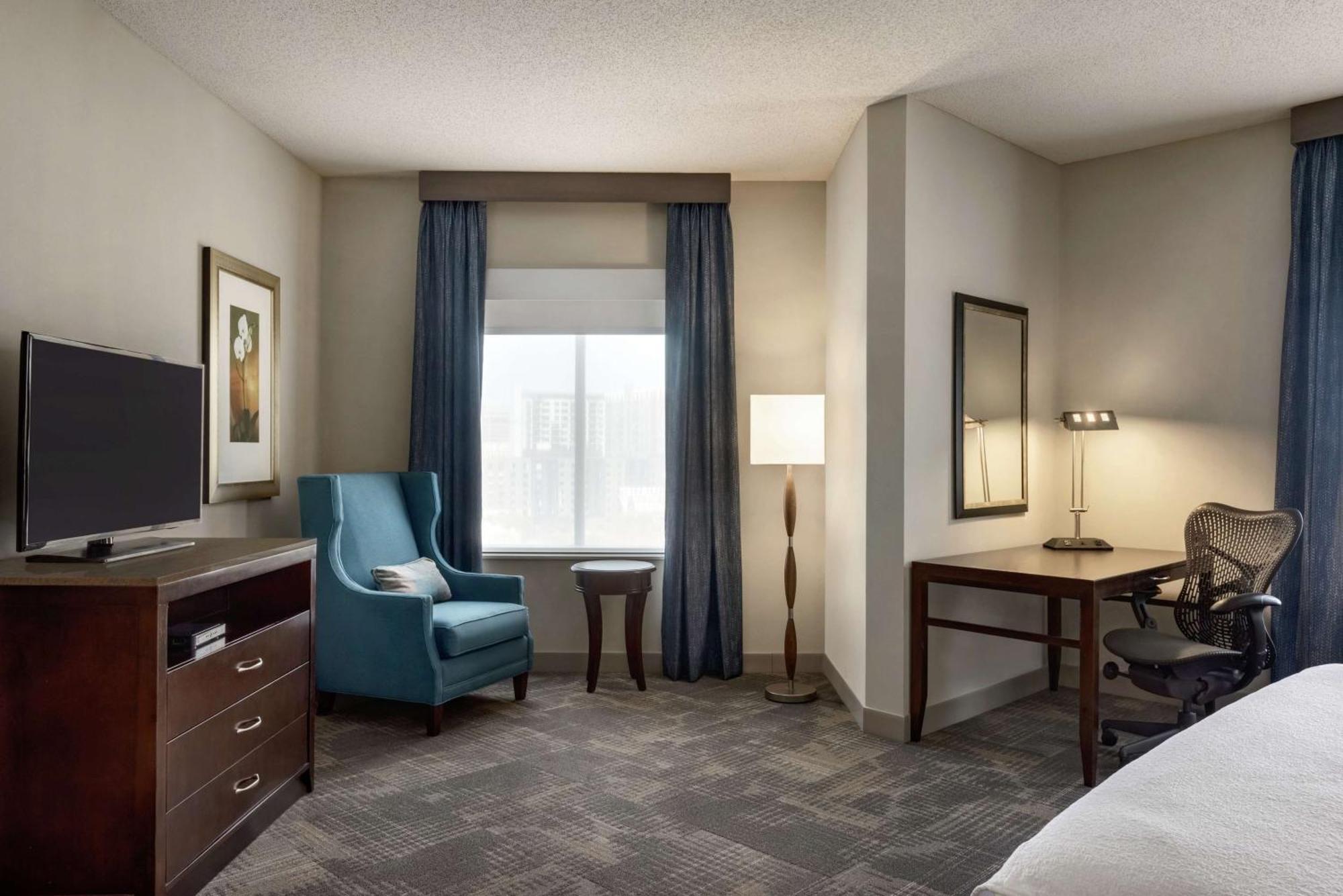 Hilton Garden Inn Minneapolis Downtown Exterior foto