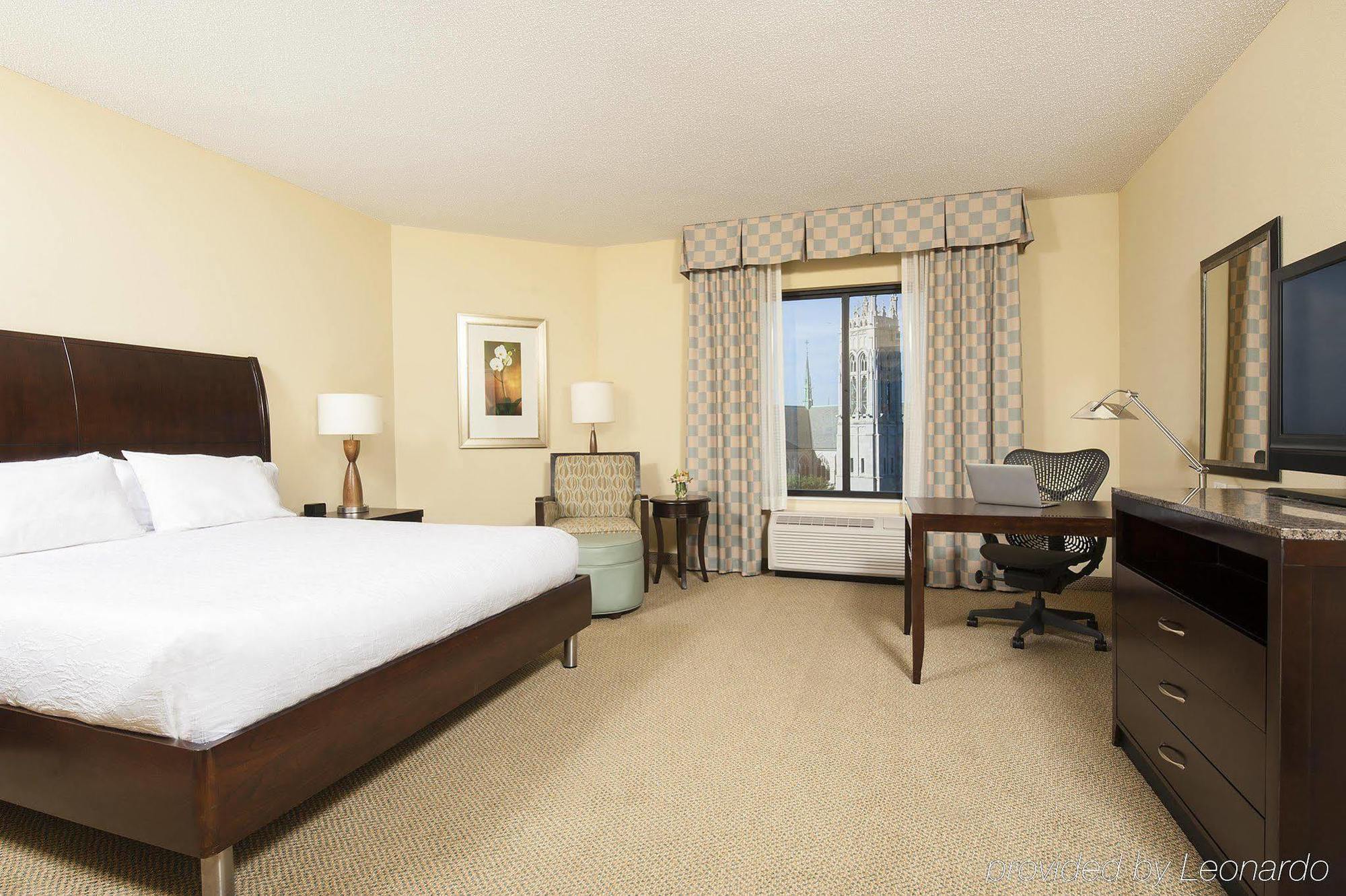 Hilton Garden Inn Minneapolis Downtown Exterior foto