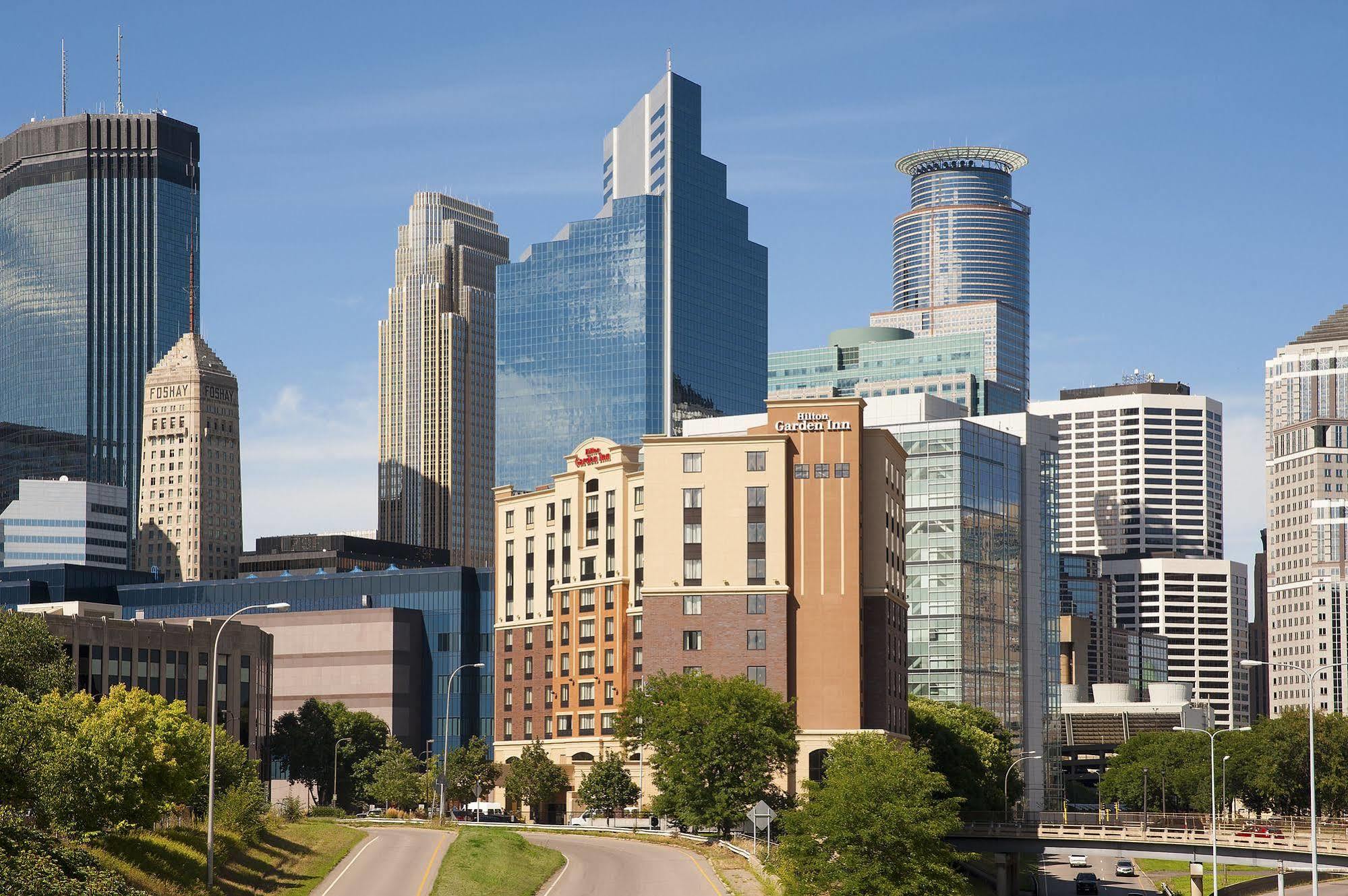 Hilton Garden Inn Minneapolis Downtown Exterior foto